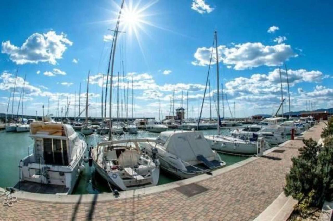 Yacht Suite Marina Di Grosseto Luaran gambar
