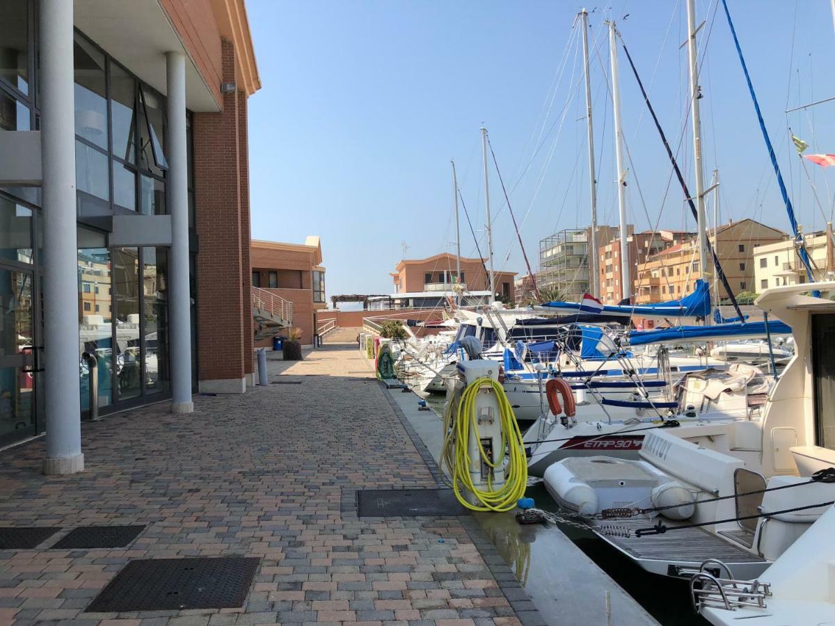 Yacht Suite Marina Di Grosseto Luaran gambar